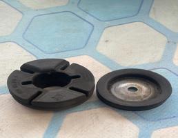 подушка радиатора  для Audi A4 / B8 (2007-2015)  запчасти бу