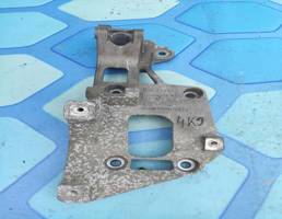 Кронштейн генератора для VW Passat B6 (2005-2010)  запчасти бу