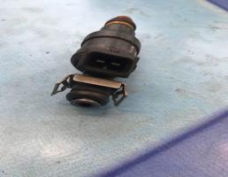 Форсунка топливная бензиновая для Audi A8 / D2 / 4D (1994-1998)  запчасти бу