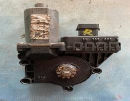 Моторчик стеклоподъемника передний правый для Opel Astra H (2004-2015)  запчасти бу