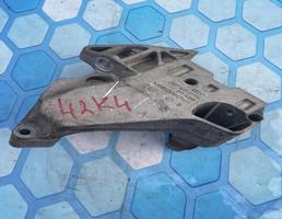 Кронштейн двигателя для VW Golf V (2003-2009)  запчасти бу