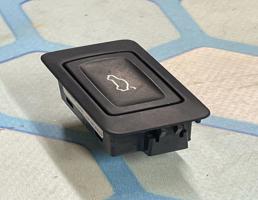 Кнопка открывания багажника  для Audi Q5 / 8R (2008-2012)  запчасти бу