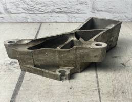 Кронштейн двигателя для Volvo XC90 (2002-2015)  запчасти бу