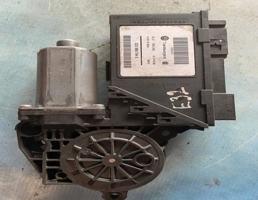 Моторчик стеклоподъемника задний правый для VW Touareg 1 (2002-2007)  запчасти бу