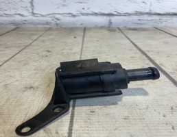 Насос водяной дополнительный для Audi Q7 / 4L (2005-2015)  запчасти бу