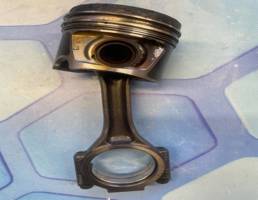 Поршень в сборе с шатуном для VW Passat B6 (2005-2010)  запчасти бу