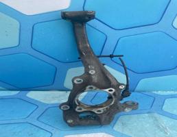 Кулак поворотный передний правый для Audi Q5 / 8R (2008-2012)  запчасти бу