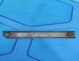 Кронштейн (сопут. товар) для Audi A4 / B8 (2007-2015)  запчасти бу